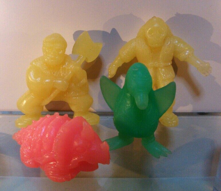 ロッテ ファミコンチョコ 蓄光 消しゴム スーパーマリオ 暗闇で光る