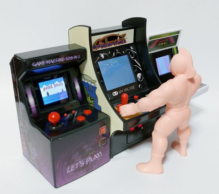 小さなゲーム機 マイアーケード ギャラクシアン マイクロプレイヤー 筐