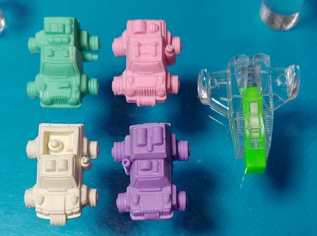 スーパーカー消しゴム レアカラー クリア 発車台