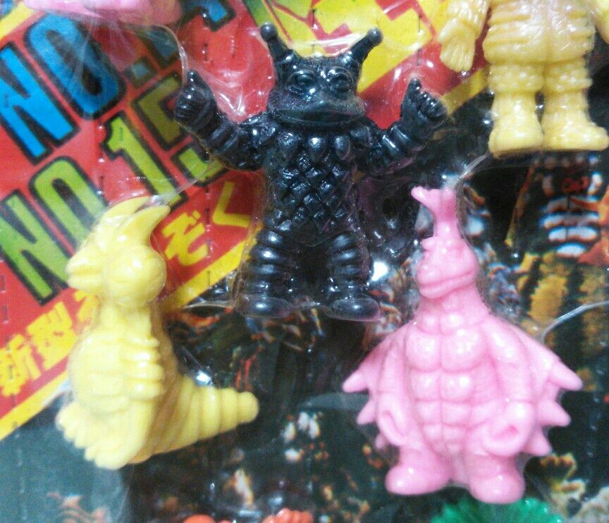 昔のガチャガチャ台紙 ウルトラマン消しゴム 怪獣軍団 20円