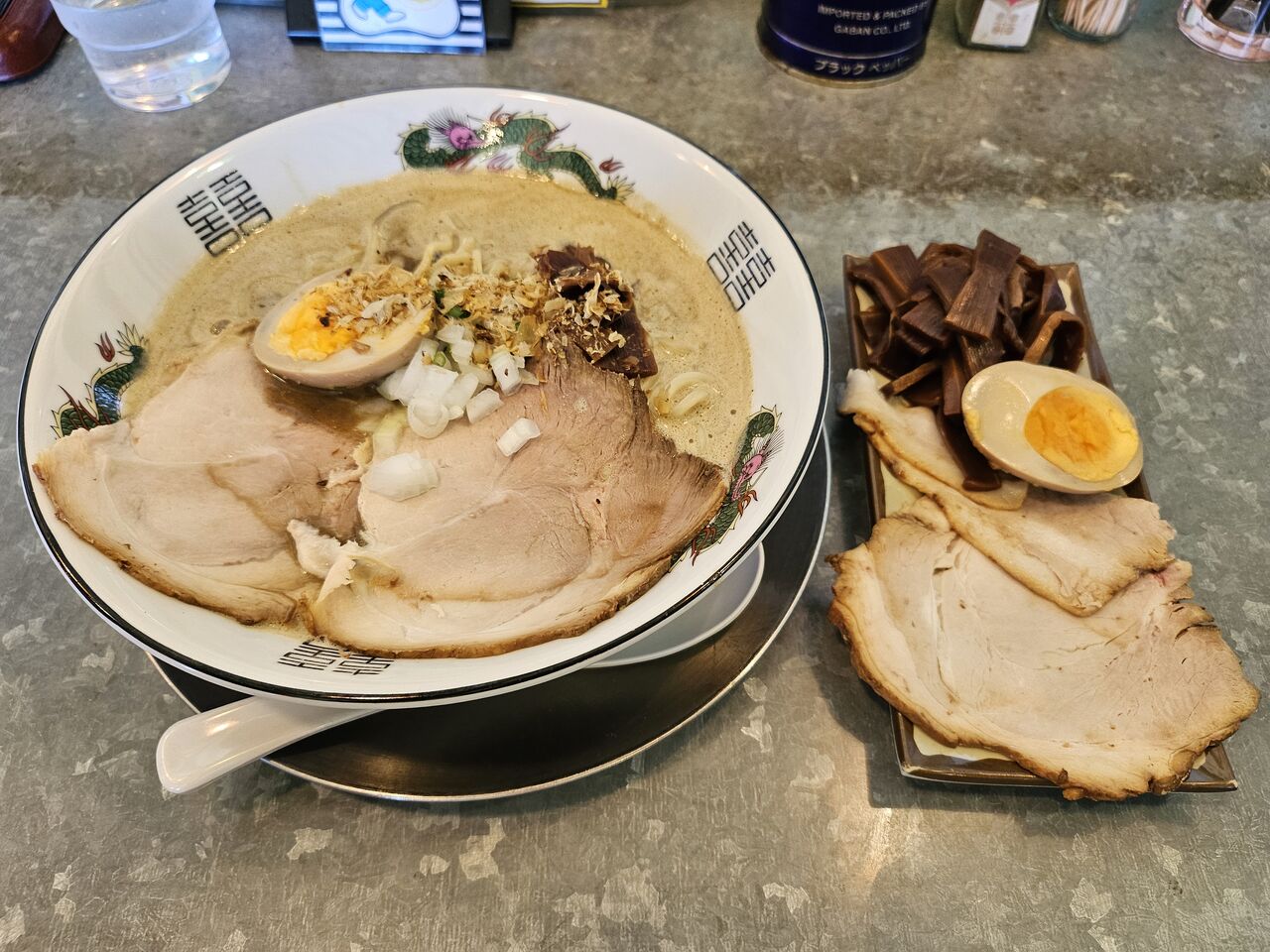 ドロキング＋スペシャル盛り＠煮干結社 麺や 西絶豚（西ゼットン