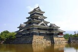 Matsumoto_Castle2C_Marunouchi_Matsumoto_2009
