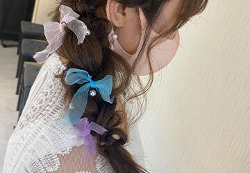 リボンやパールのヘアアクセ