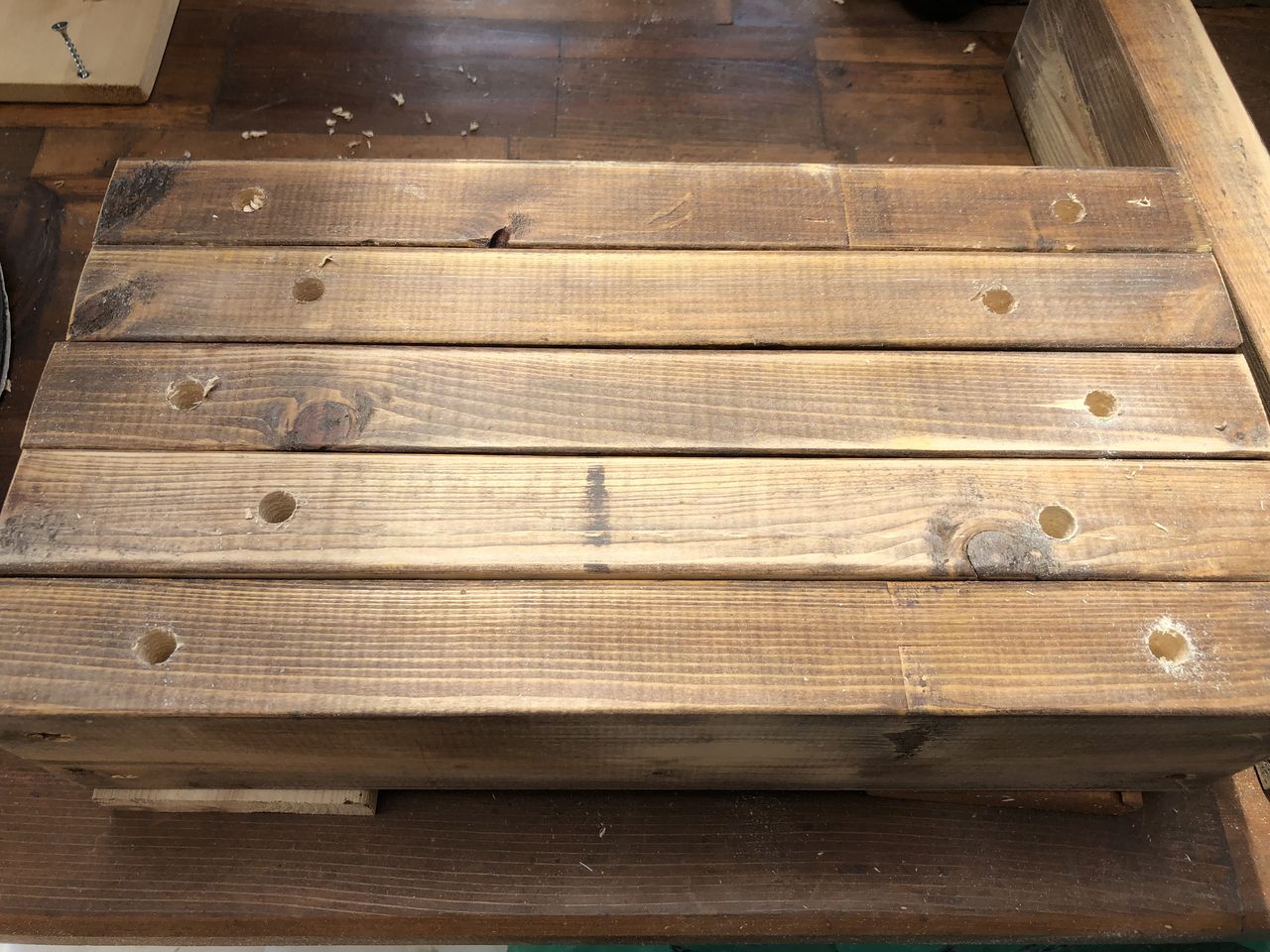 2x4と集成材の残材で室内犬 ミニチュアダックス の犬小屋を作成 なんでもdiy やりたいことは何でもやってみよう 2x4と集成材の残材で室内犬 ミニチュアダックス の犬小屋を作成 なんでもdiy やりたいことは何でもやってみよう