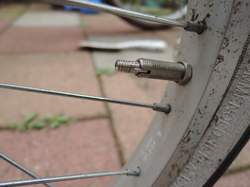 自転車 空気 が 入ら ない 虫 ゴム