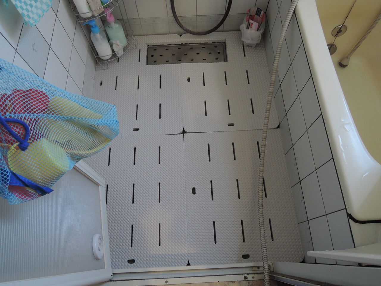 お風呂場をも少しだけ暖かくしたい 浴室マットはお手軽便利 ダッド パパ のdiy Usedブログ