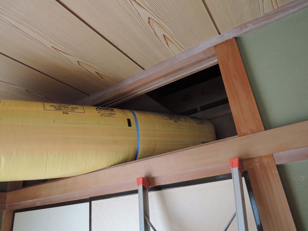 2階が暑寒すぎる 屋根裏断熱diy グラスウールはフンワリと ダッド パパ のdiy Usedブログ 2階が暑寒すぎる 屋根裏断熱diy グラスウールはフンワリと ダッド パパ のdiy Usedブログ