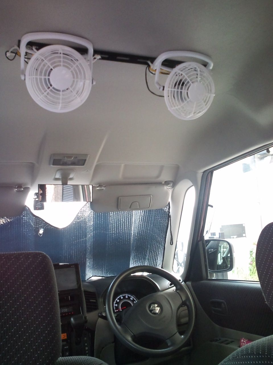 車内が暑すぎる 完結編 扇風機をまわしてみよう ダッド パパ のdiy Usedブログ