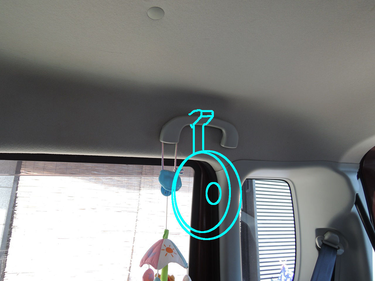 車内が暑すぎる 車に扇風機を設置しよう ダッド パパ のdiy Usedブログ