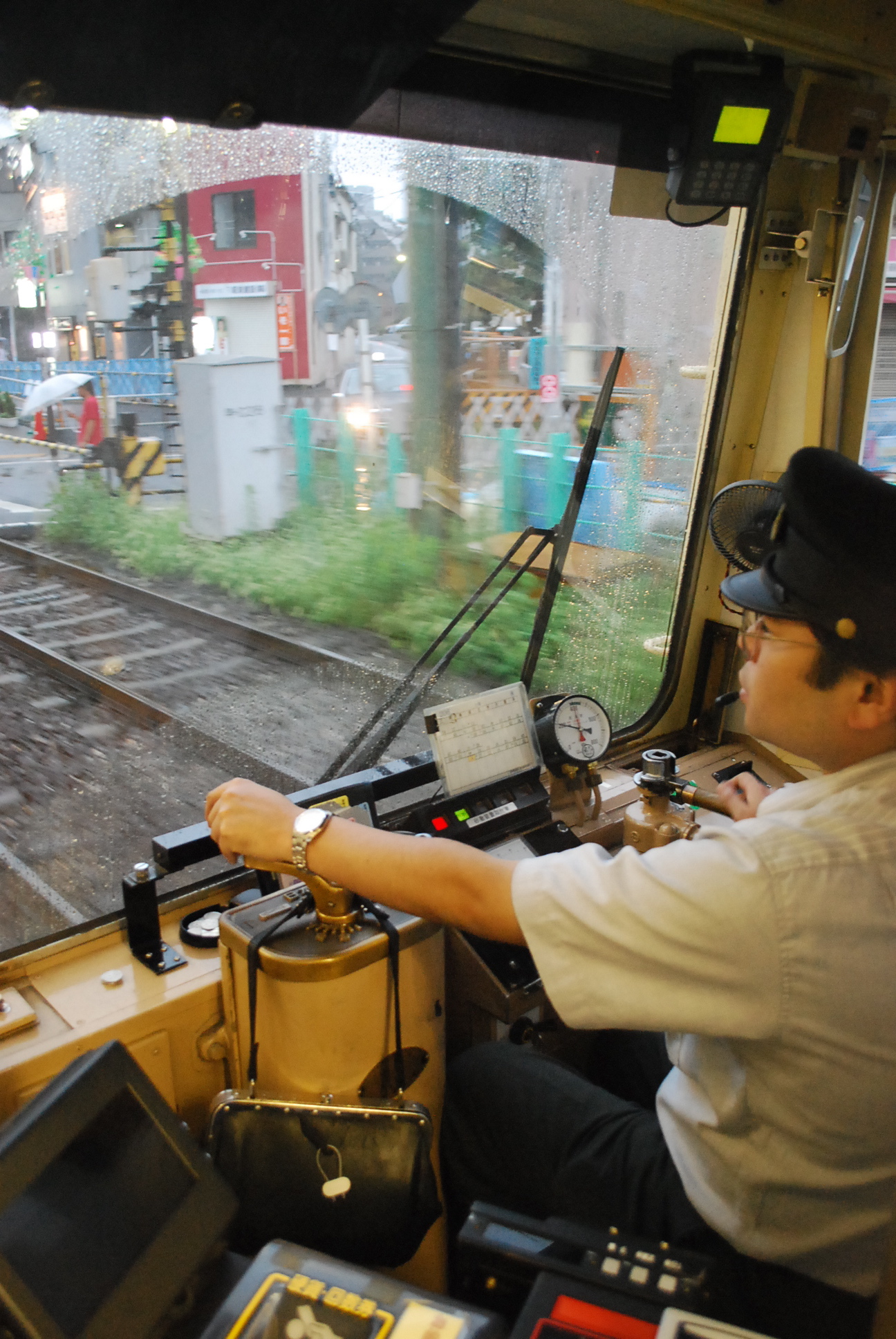 電車の運転士さん 25 3 アーチの 小さな写真館