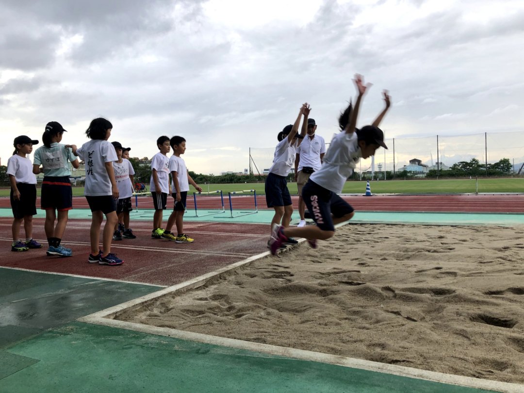 8月27日 木曜日 競技場での練習 ど根性 ひらかた 枚方市小学生の陸上クラブ 8月27日 木曜日 競技場での練習 ど根性 ひらかた 枚方市小学生の陸上クラブ