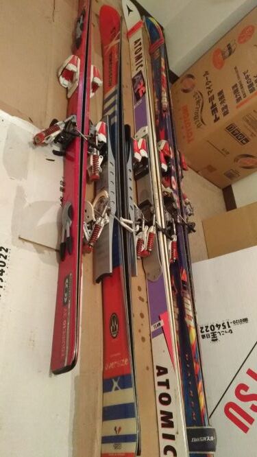 あきんぼ様 ケース・ビンディング付き スキー板 おまけ付き