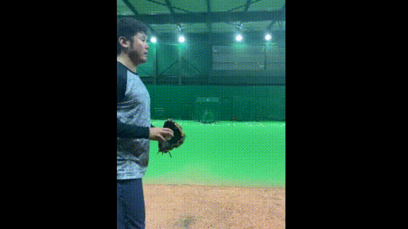 再びオーバースローに取り組んでいる中日・鈴木博志投手が新年初練習！　ピッチング動画を公開！【動画】