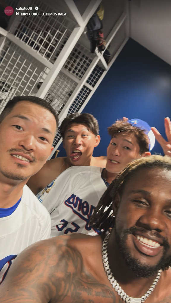 中日・カリステ、ロッカーでの写真を公開する