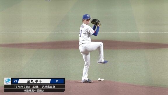 中日・井上一樹監督、石伊雄太が死球を受けた場所をチェックする（？）