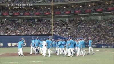 中日・祖父江大輔&岡田俊哉の引退セレモニーが行われる