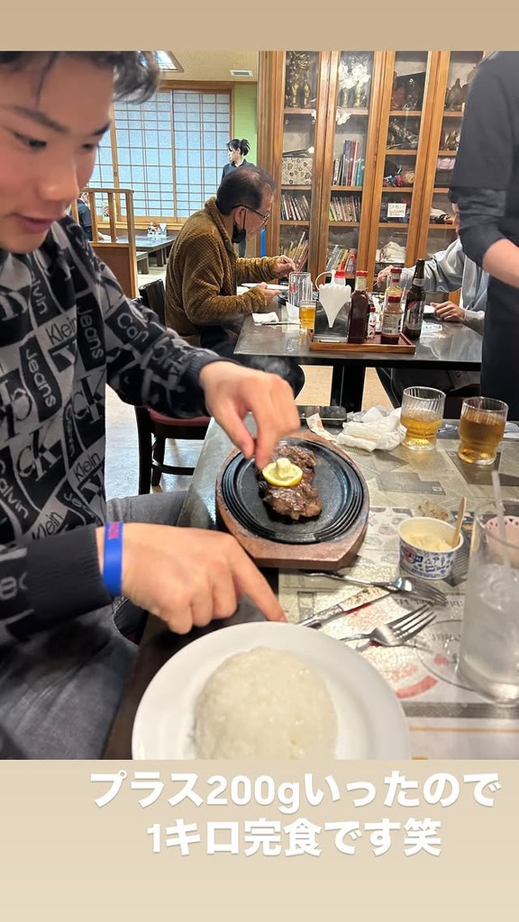 中日・福田幸之介、ステーキ1キロを完食