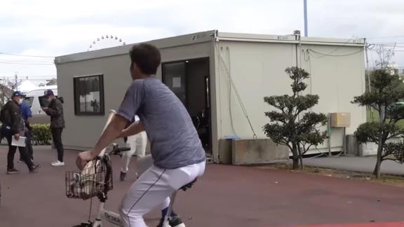 中日ドラゴンズの選手達が自転車に乗っているだけの動画が公開される