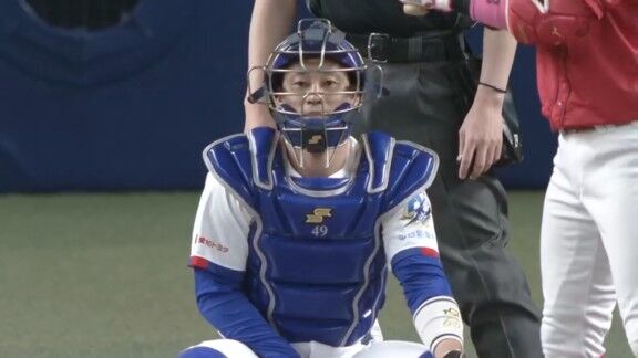 中日・加藤匠馬、強肩で魅せるも「あさって(26日)勝つだけです」と言葉少なにドームを後にする