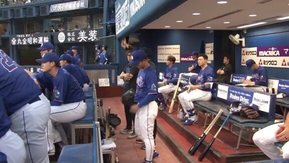 中日ドラゴンズ、バットにも“盛り塩”