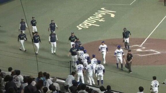 5月15日(金)　セ・リーグ公式戦「中日vs.ヤクルト」　死球後に乱闘寸前となり“警告試合”に