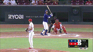 京田、勝ち越しソロホームラン