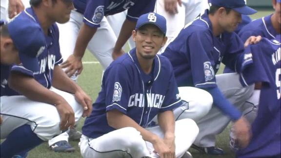 中日・藤井淳志「あんなに高い胴上げは初めてです」　2軍ラストゲームで後輩選手達から胴上げ、そしてソフトバンク球団とタマスタ筑後球場スタッフからのサプライズも…？【動画】