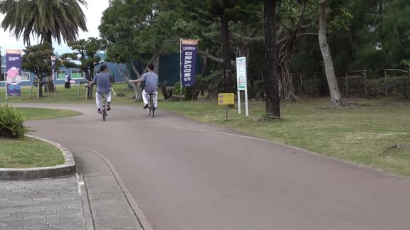 中日ドラゴンズの選手達が自転車に乗っているだけの動画が公開される