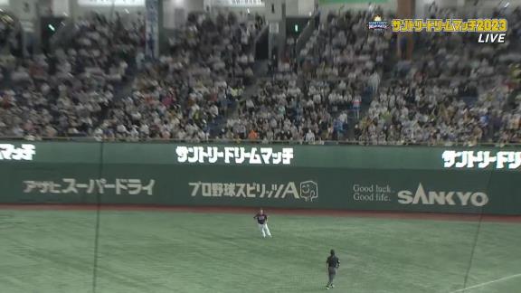 平田良介さんがライトからサードへの送球を披露 → 東京ドームが沸く【動画】