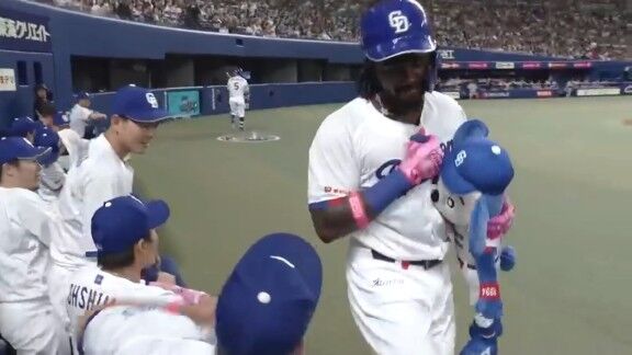中日ドラゴンズ、カリステの今季第1号ホームランで同点に追いつく！！！