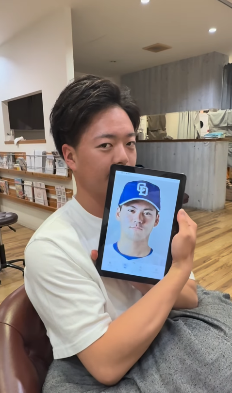中日ドラフト2位・櫻井頼之介、金丸夢斗の顔画像を持って…