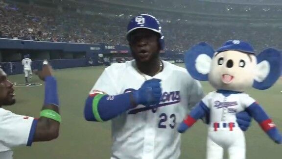 来日初ホームランを放った中日新助っ人・サノーがコメント