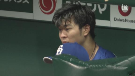 中日・高橋宏斗投手、試合後に笑顔を見せる
