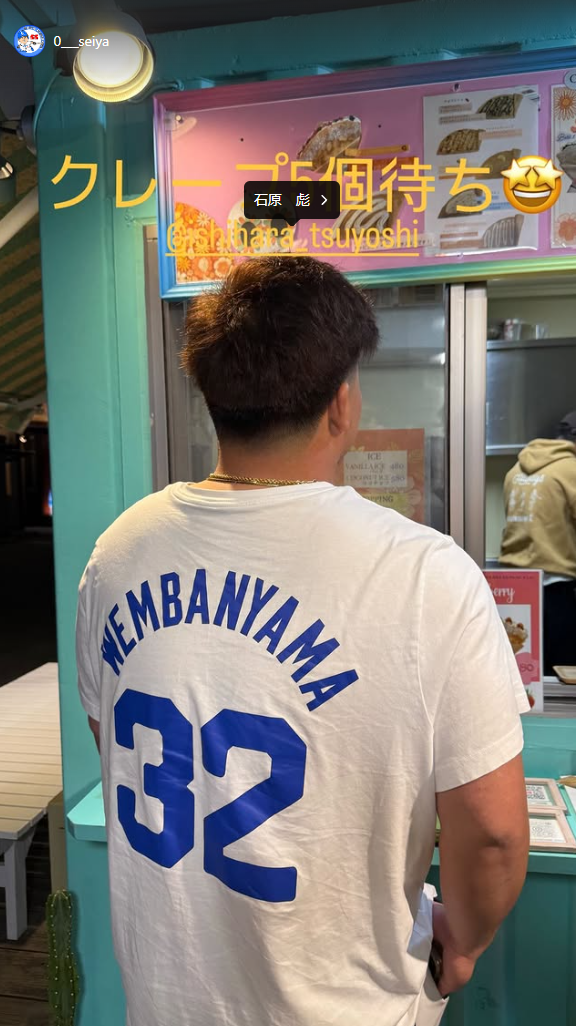 中日・細川成也、クレープを食べまくる