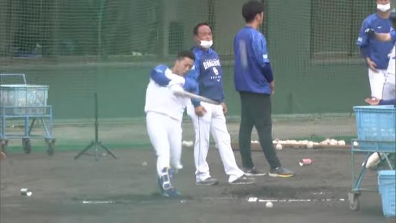 中日・岡林勇希、ロングティーで柵越えを連発する【動画】