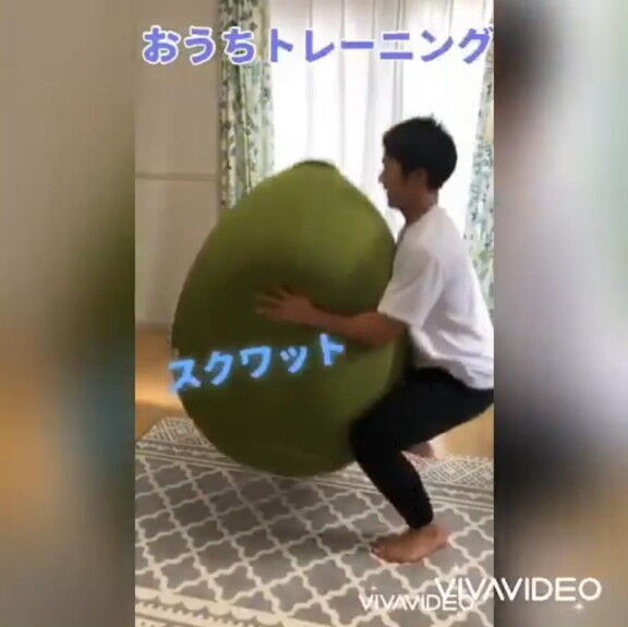 中日・井領雅貴選手が『ヨギボートレーニング』の様子を公開【動画】