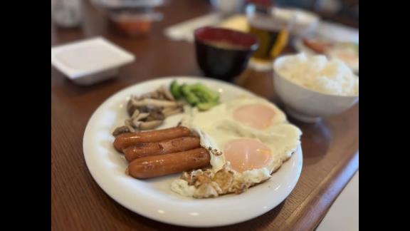 中日・高橋周平が作った朝ご飯を食べた濱将乃介、感想は…