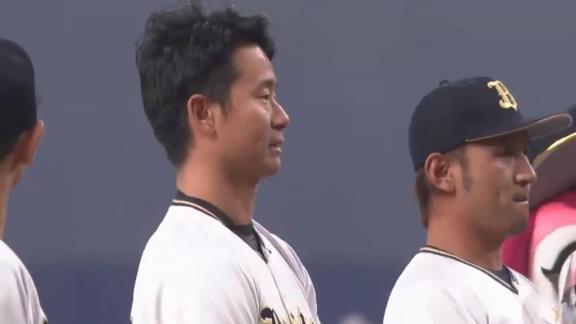 オリックス・松井佑介が引退…今後はコーチ就任へ　引退セレモニーでは中日時代からのチームメイト・モヤから花束が贈られる…【動画】