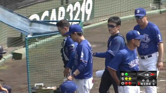 中日・石橋康太、打球直撃で途中交代…