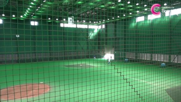 中日・岡林勇希、“テニス練習”の様子【動画】