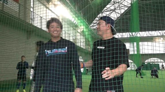 中日・小笠原慎之介投手「カメラにアピールポイントも！」　松木平優太投手「アピールポイントは…」