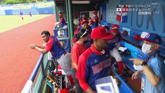 元中日で野球ドミニカ共和国代表コーチのアンダーソン・エルナンデス、ベンチで呆然…