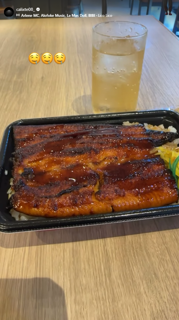 中日・カリステ、ウナギを食べる