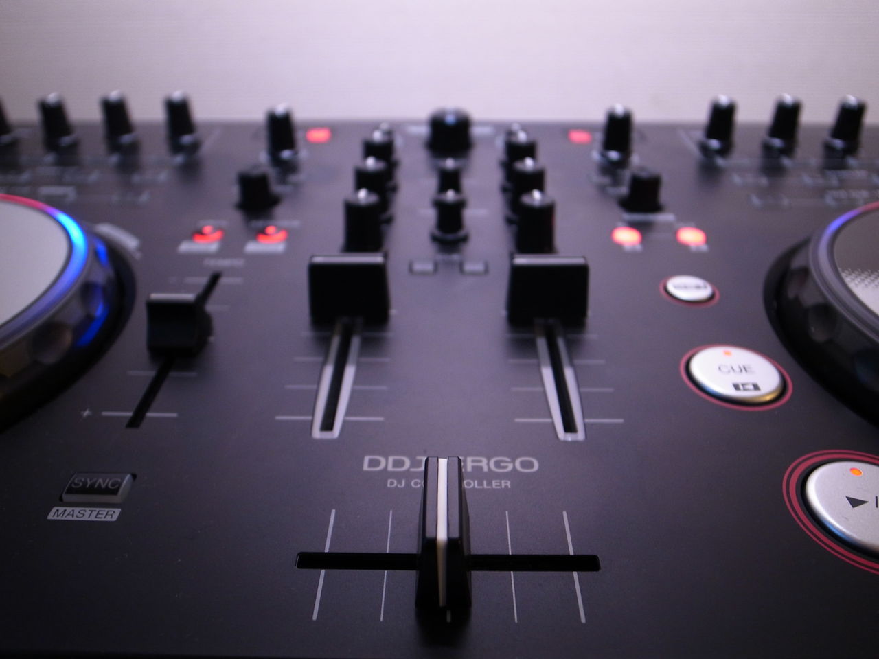 serato vs traktor 2012 serato vs traktor 2012
