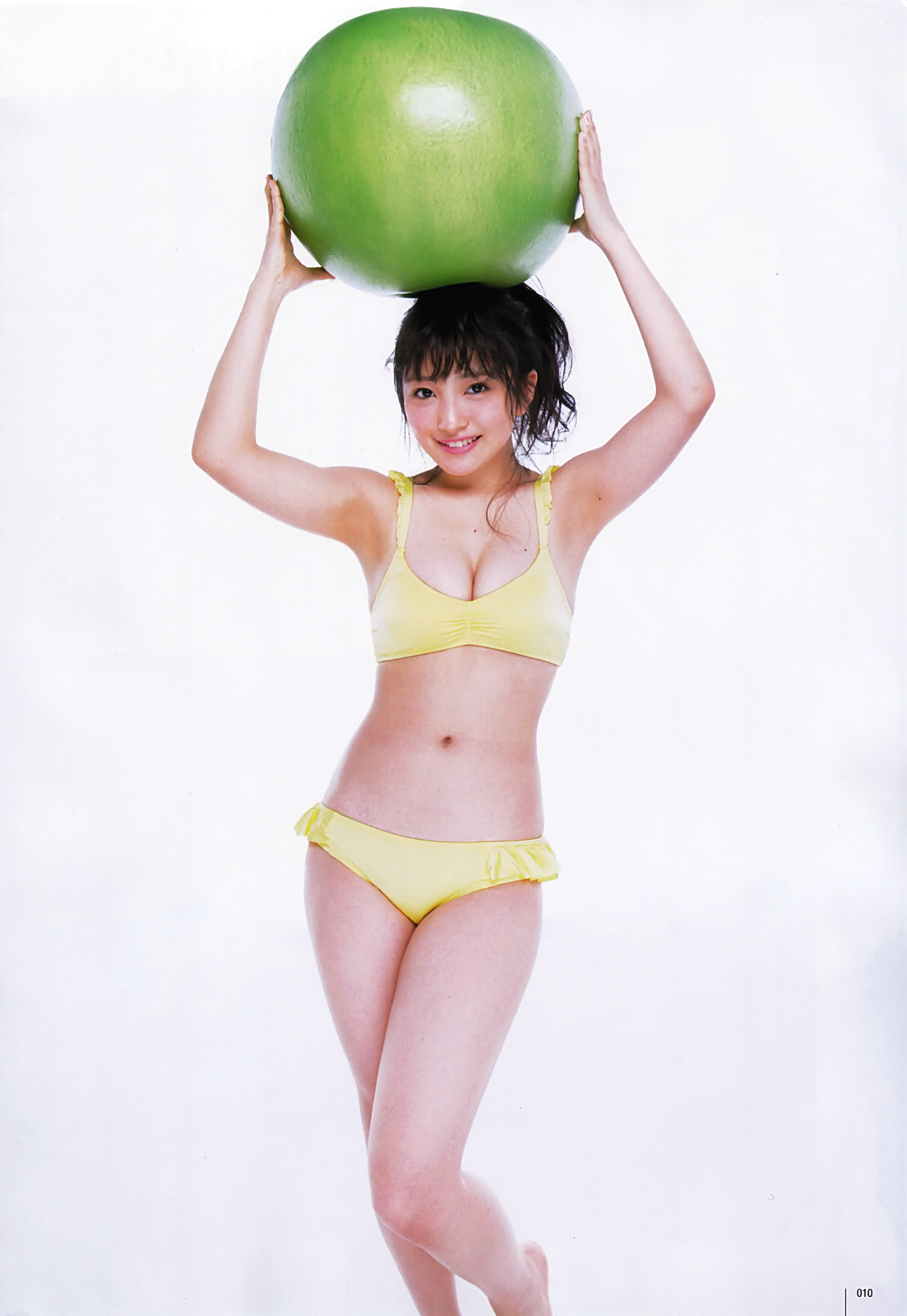 M D画像館 １３６ 向井地美音 さん その３ どっちの水着画像館