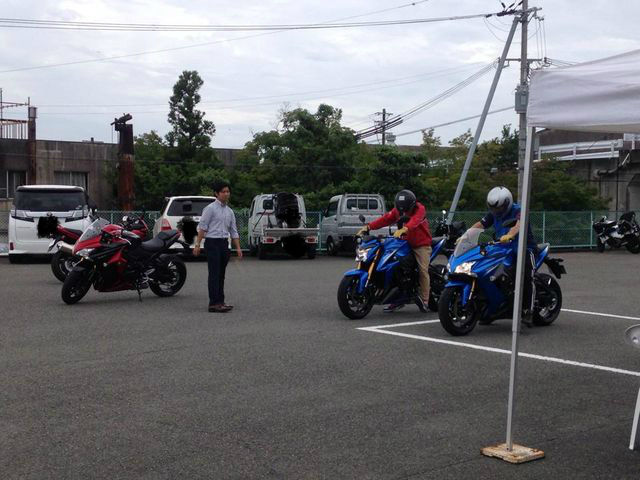 スズキ 新型 Gsx S1000f Abs国内モデルの勉強会 試乗会へ行って来ましたよ インプレ スペック編 Mfd モトフィールドドッカーズ兵庫神戸店 新車から中古まで 販売から買取り下取り保険までバイクの事なら何でもどうぞ