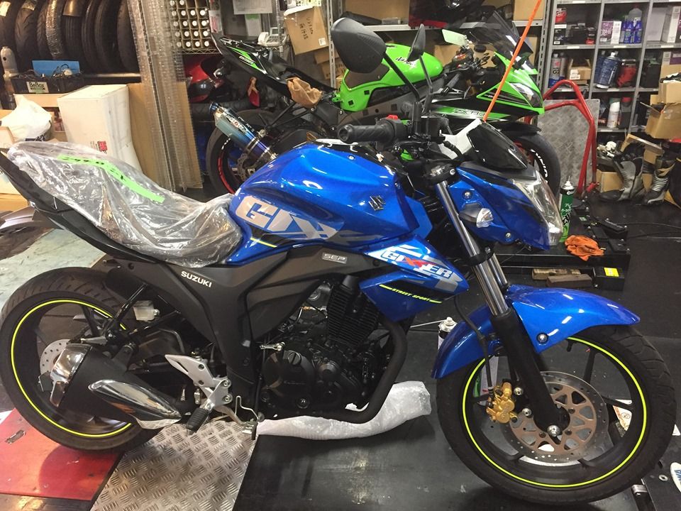 SUZUKI ジクサー ヘッドライト カスタム 丸目化しちゃいました SUZUKI ジクサー ヘッドライト カスタム 丸目化しちゃいました