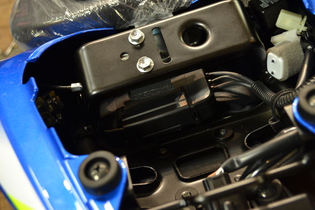 スズキ新型gsx S1000f Abs国内モデルにetcとledヘッドライトを取り付けしました Mfd モトフィールドドッカーズ甲子園店 兵庫県西宮市の大型専門店 中古 新車を扱うバイク屋スタッフブログ バイク カスタムや買取り査定から新型インプレ スペック情報も
