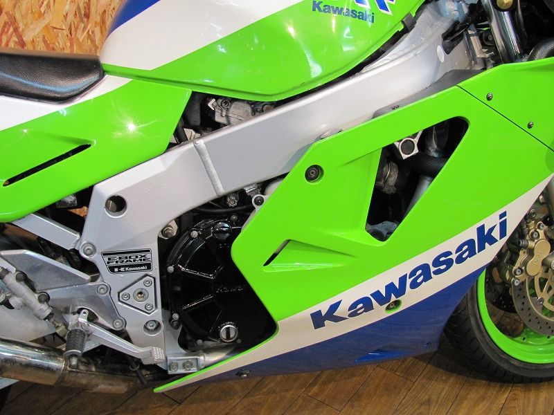 80年代のレプリカブーム再来！ZXR750 : 【MFD】モトフィールド