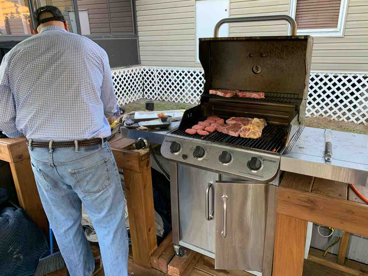 料理苦手 の独身男が４００円で手に入れた肉とジントニックの相性が神レベルで美味しい件 ステーキの焼き方 Youtube